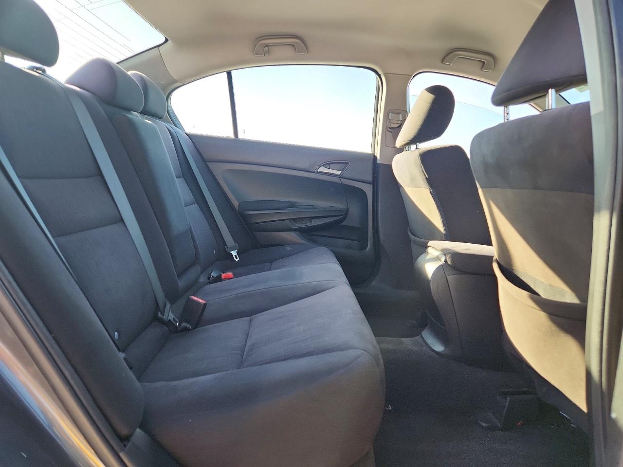 2012 HONDA ACCORD LX photo 19