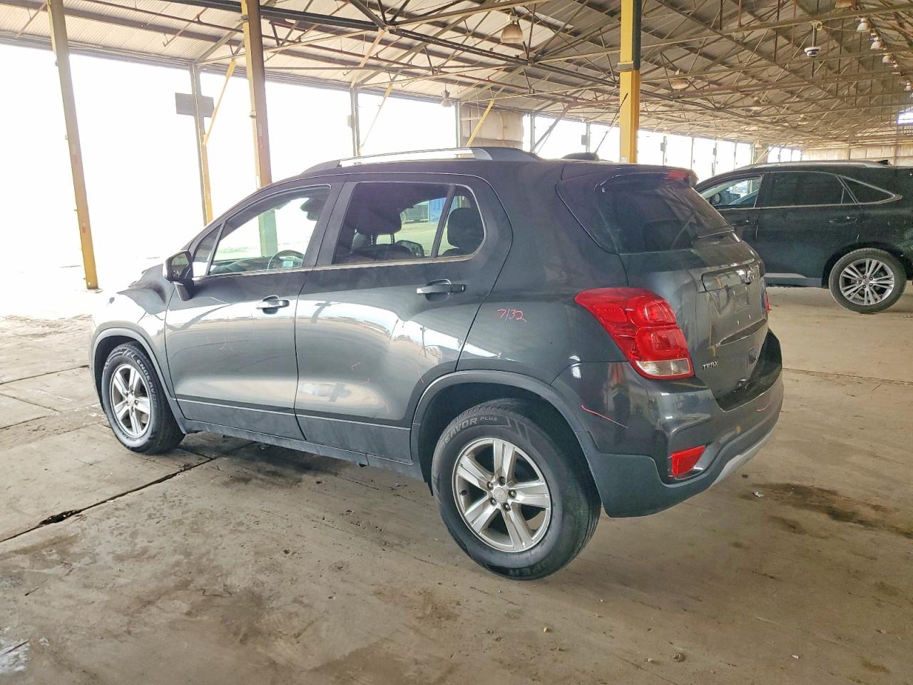 2019 CHEVROLET TRAX 1LT photo 2
