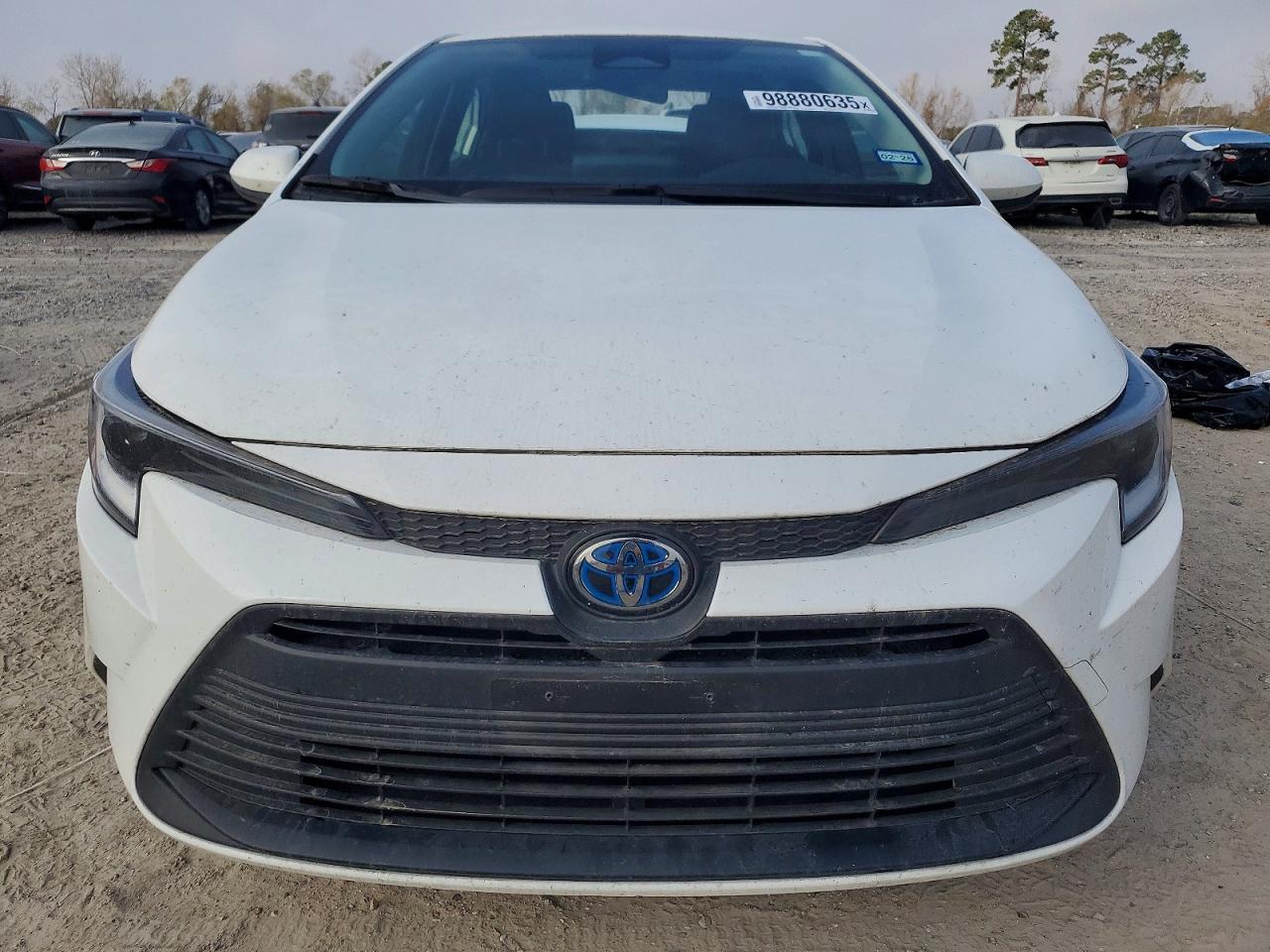 2025 TOYOTA COROLLA LE photo 5