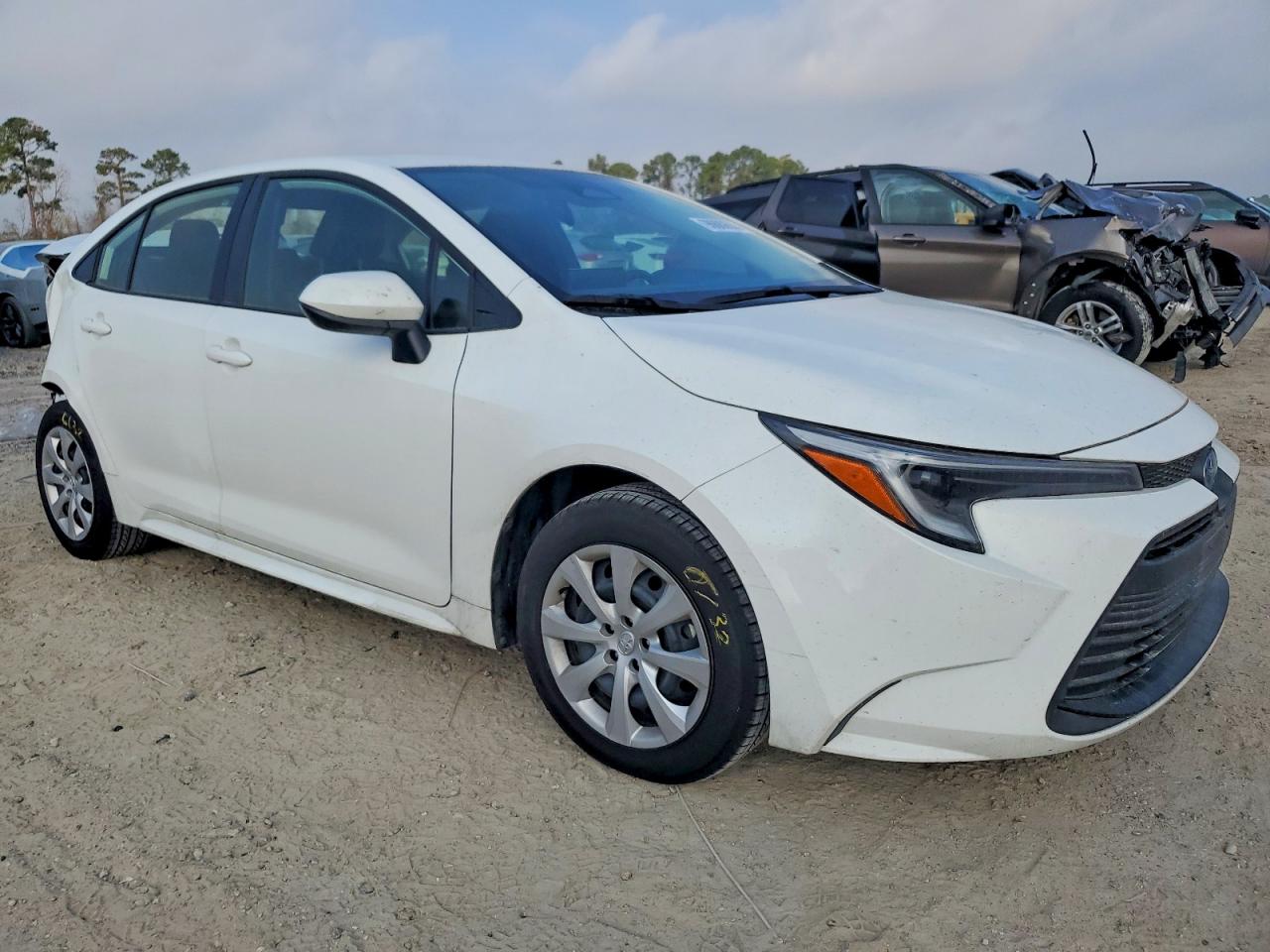 2025 TOYOTA COROLLA LE photo 4