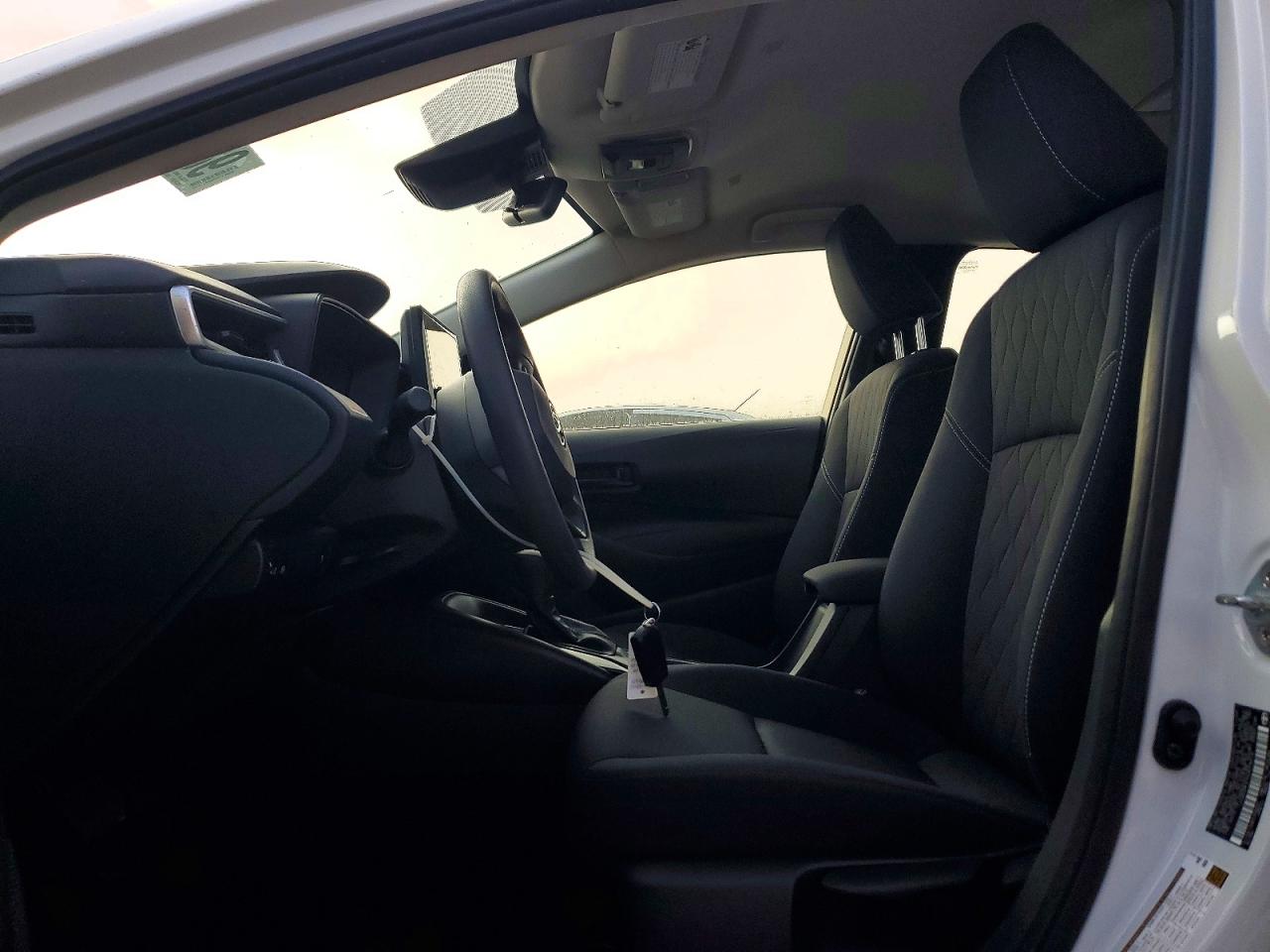 2025 TOYOTA COROLLA LE photo 7