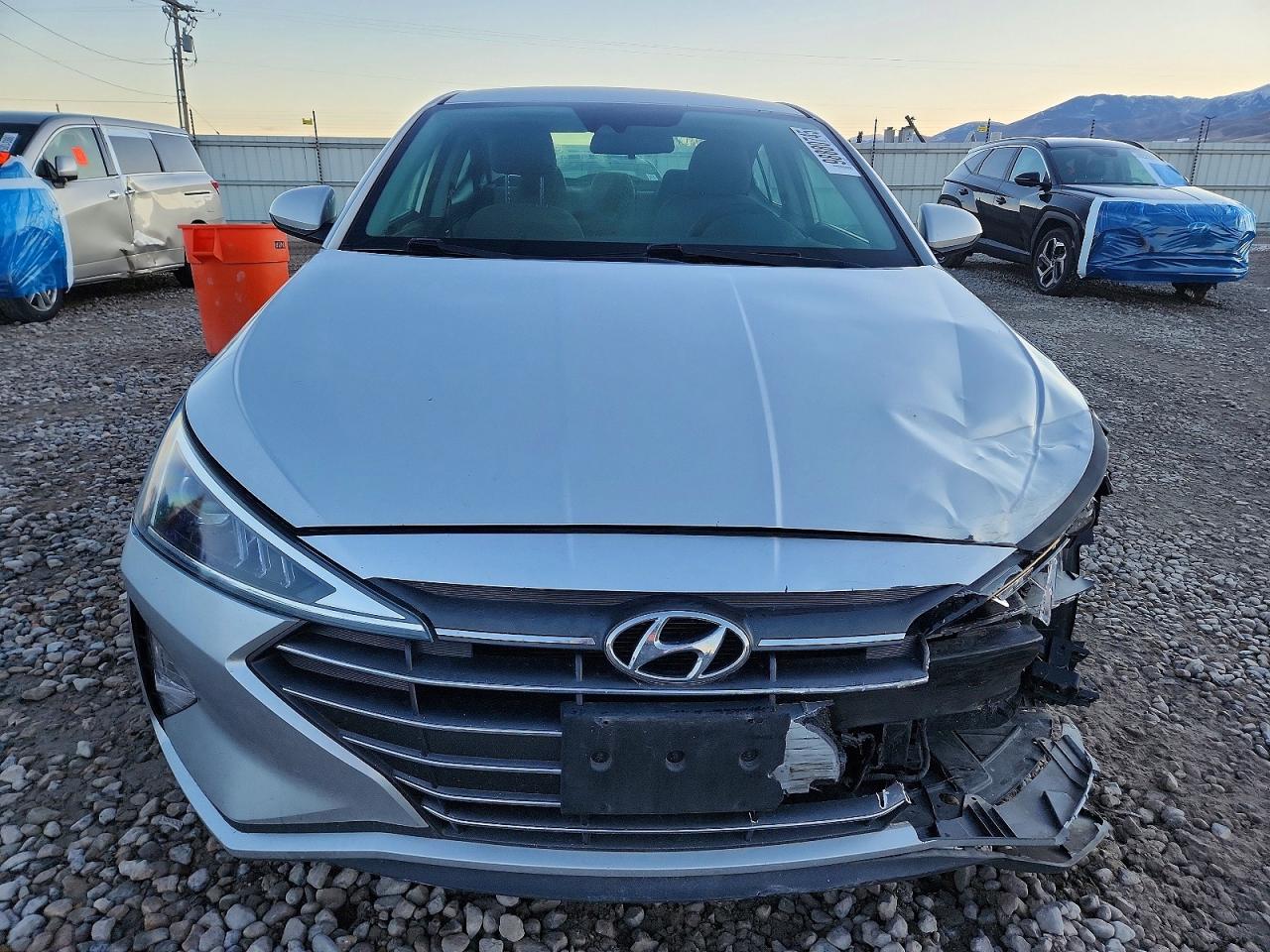 2020 HYUNDAI ELANTRA SEL photo 9