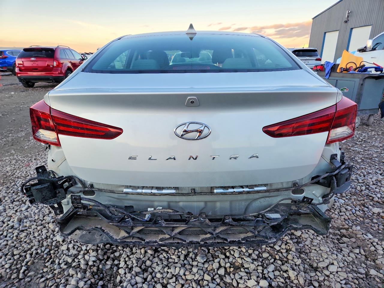 2020 HYUNDAI ELANTRA SEL photo 11