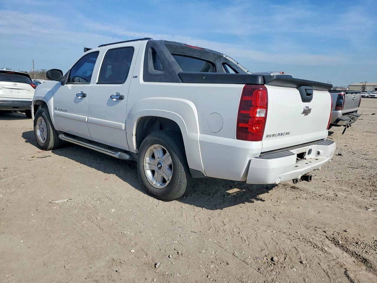 2008 CHEVROLET AVALANCHE C1500 photo 2