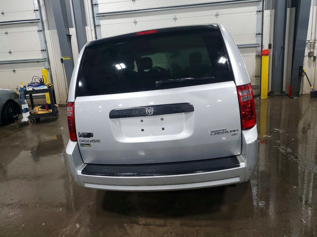 2010 DODGE GRAND CARAVAN SE photo 11