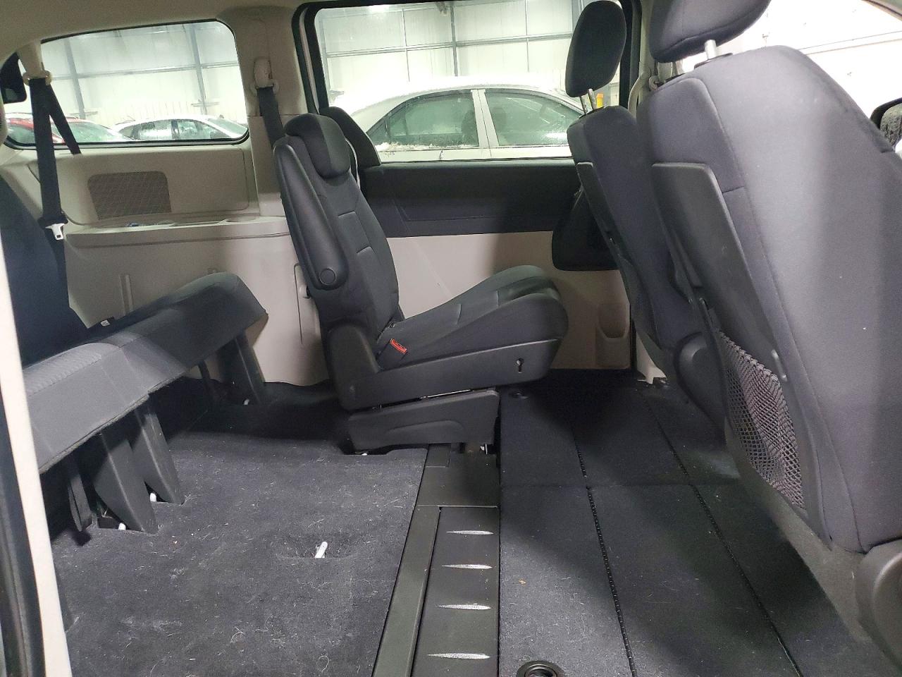 2010 DODGE GRAND CARAVAN SE photo 21