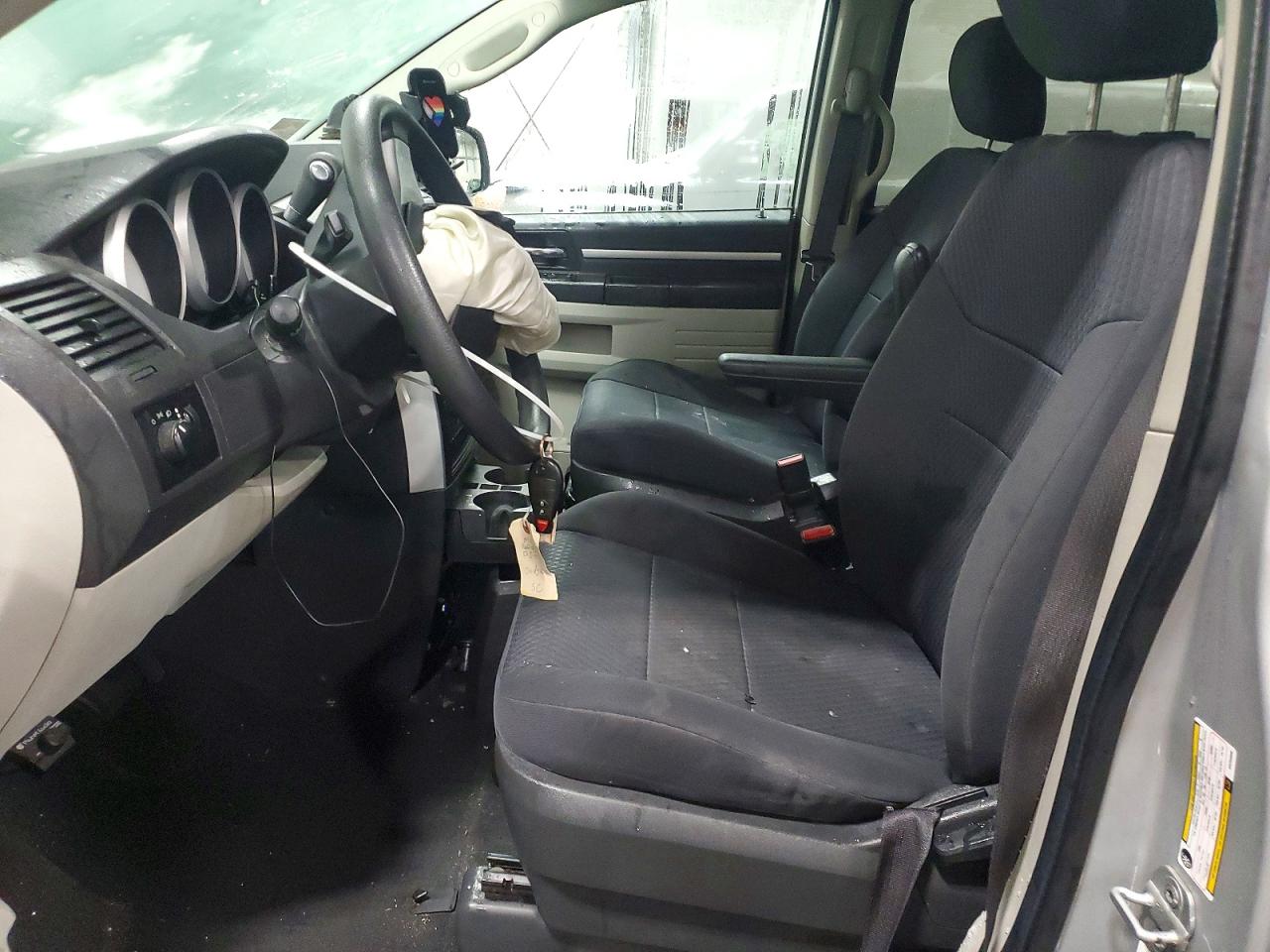 2010 DODGE GRAND CARAVAN SE photo 13