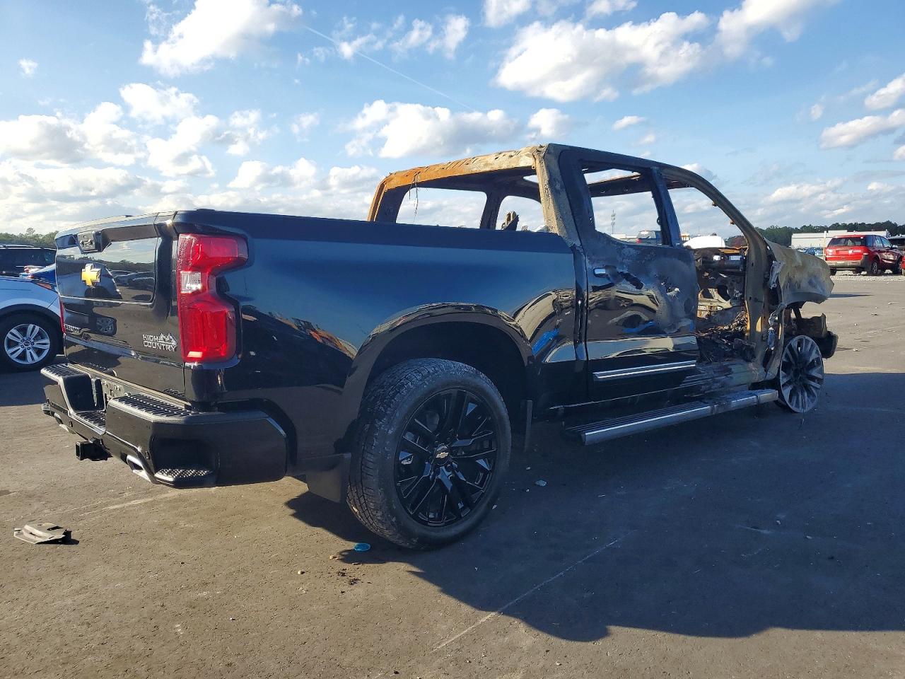 2025 CHEVROLET SILVERADO K1500 HIGH COUNTRY photo 3