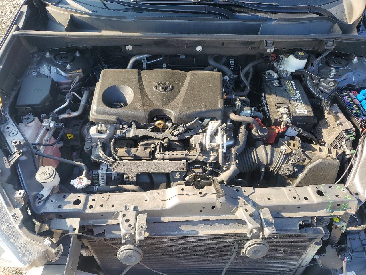 2021 TOYOTA RAV4 XLE photo 23
