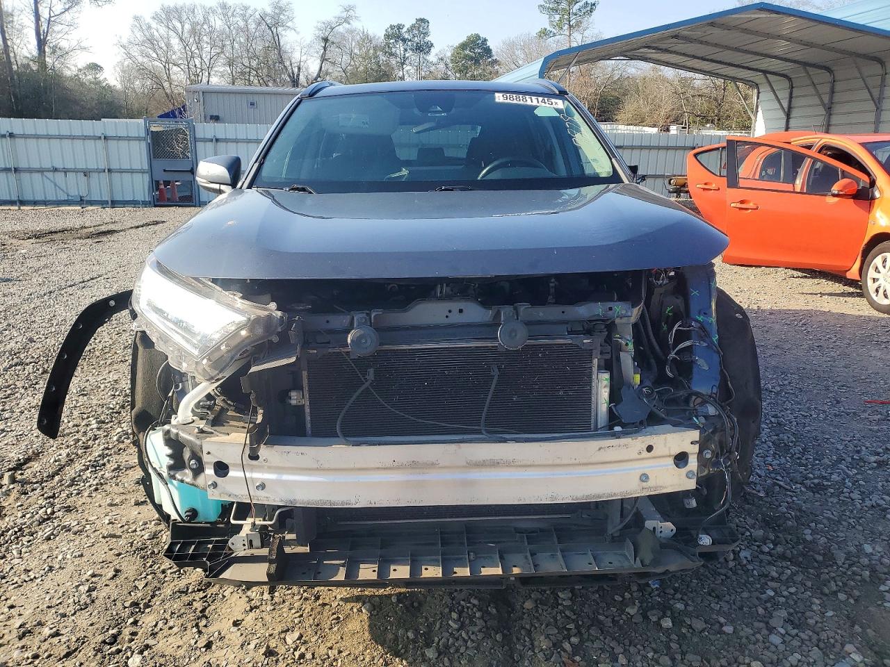 2021 TOYOTA RAV4 XLE photo 9