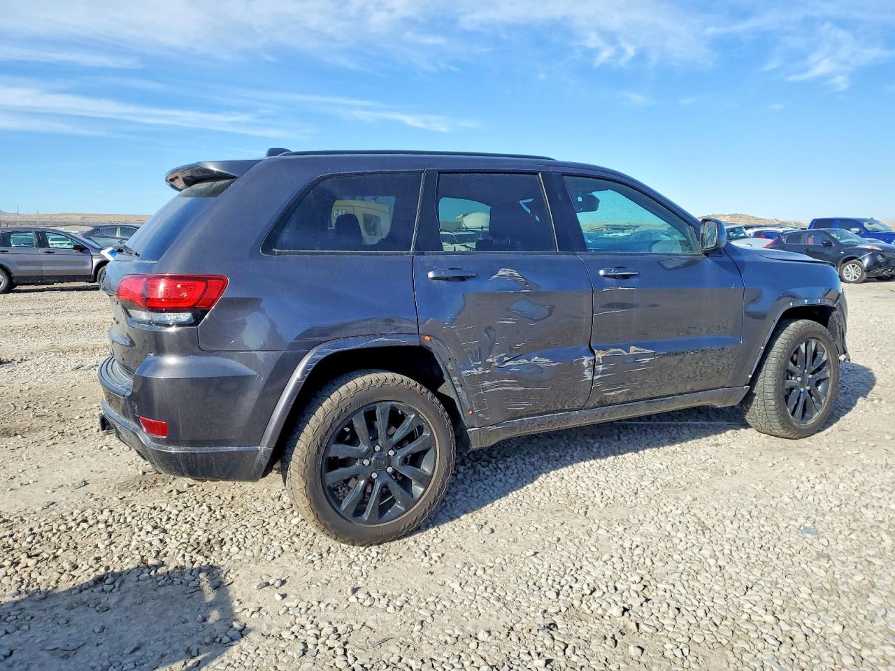 2020 JEEP GRAND CHEROKEE LAREDO photo 3