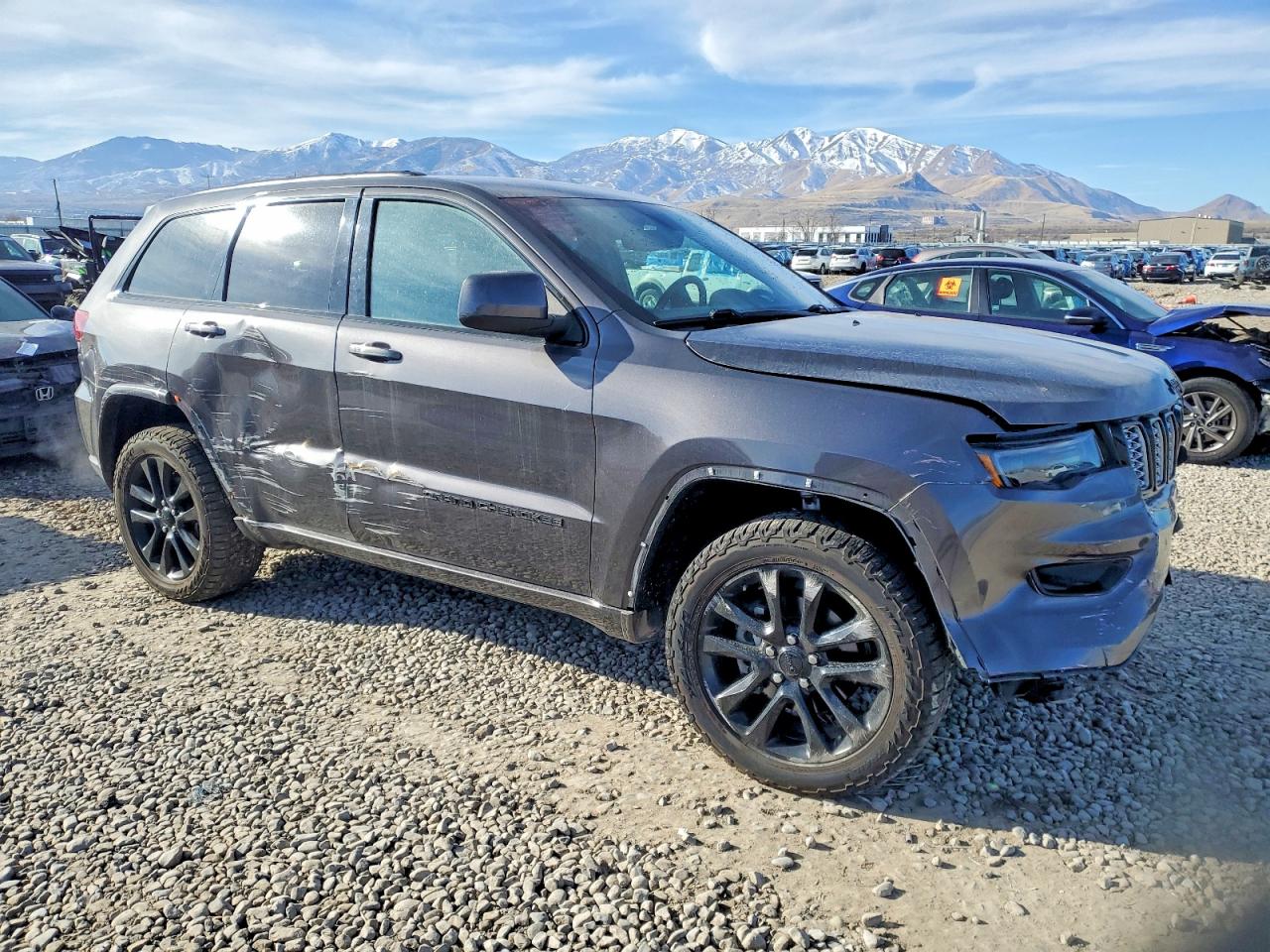 2020 JEEP GRAND CHEROKEE LAREDO photo 4