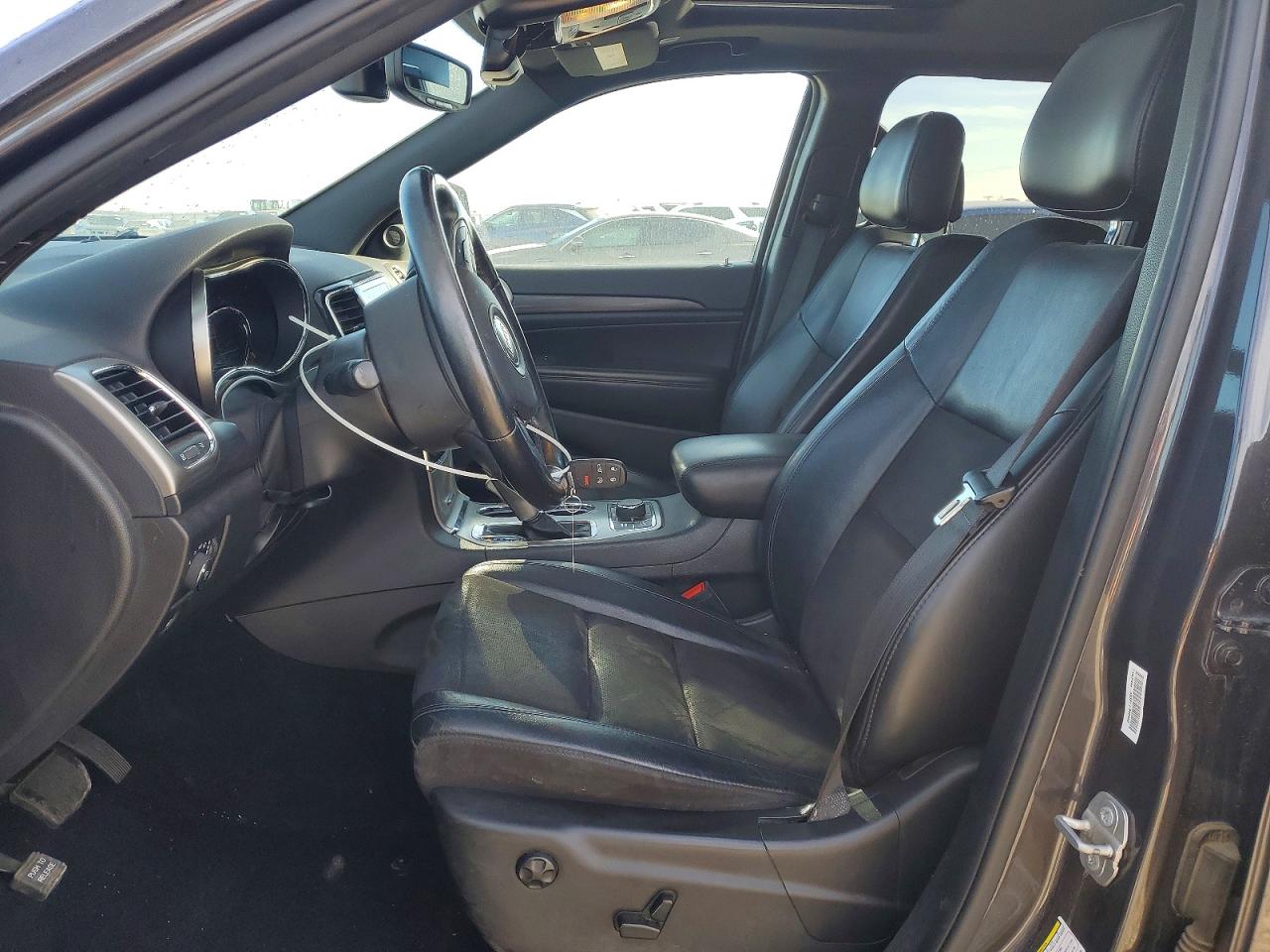 2020 JEEP GRAND CHEROKEE LAREDO photo 7