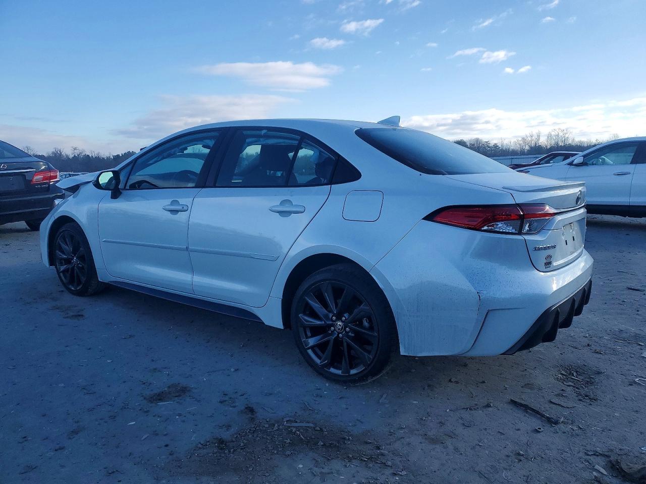 2023 TOYOTA COROLLA SE photo 3