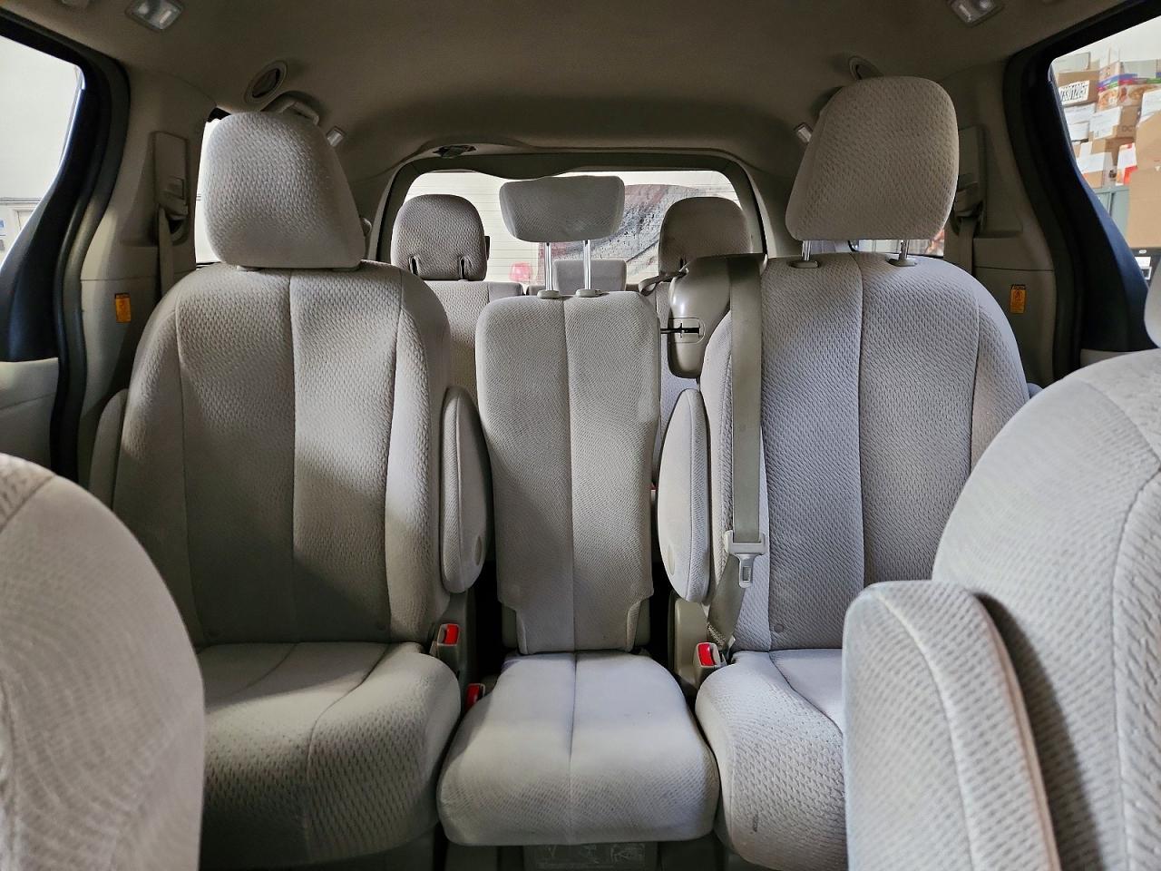 2013 TOYOTA SIENNA LE photo 10