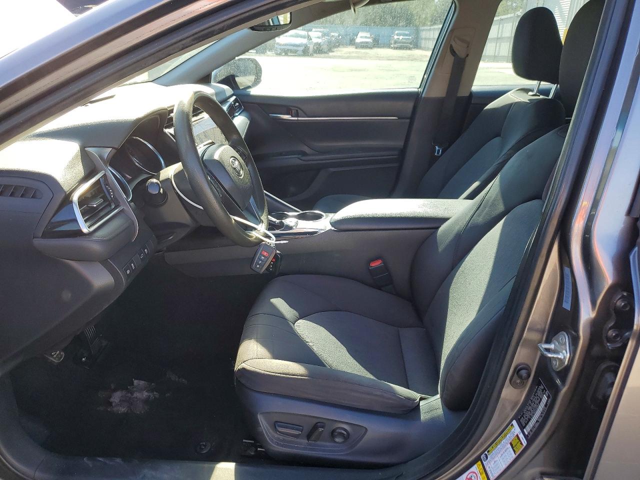 2018 TOYOTA CAMRY L photo 7