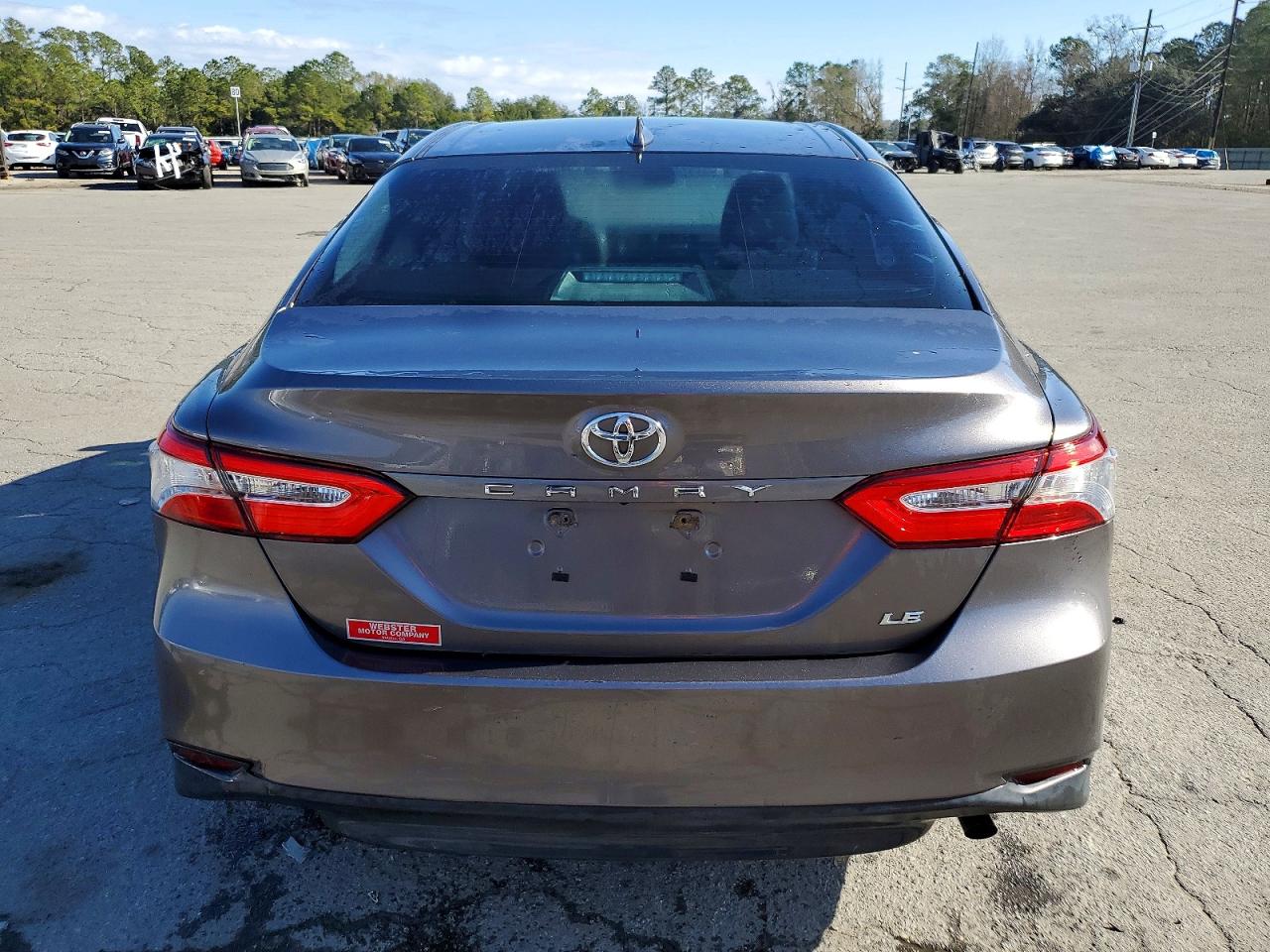 2018 TOYOTA CAMRY L photo 6