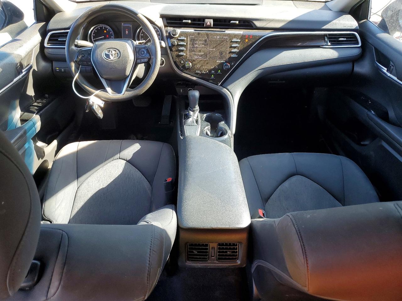 2018 TOYOTA CAMRY L photo 8