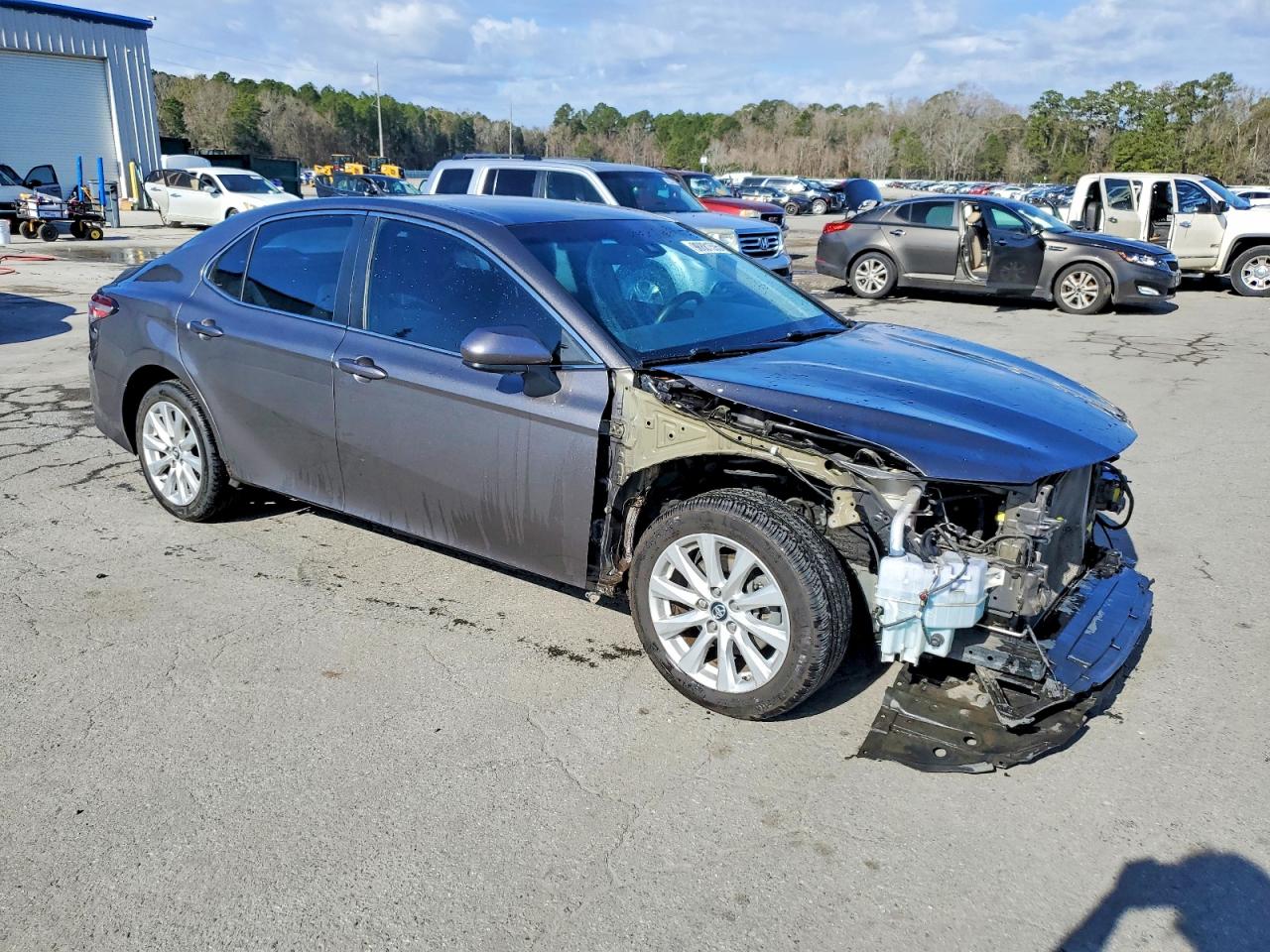 2018 TOYOTA CAMRY L photo 4