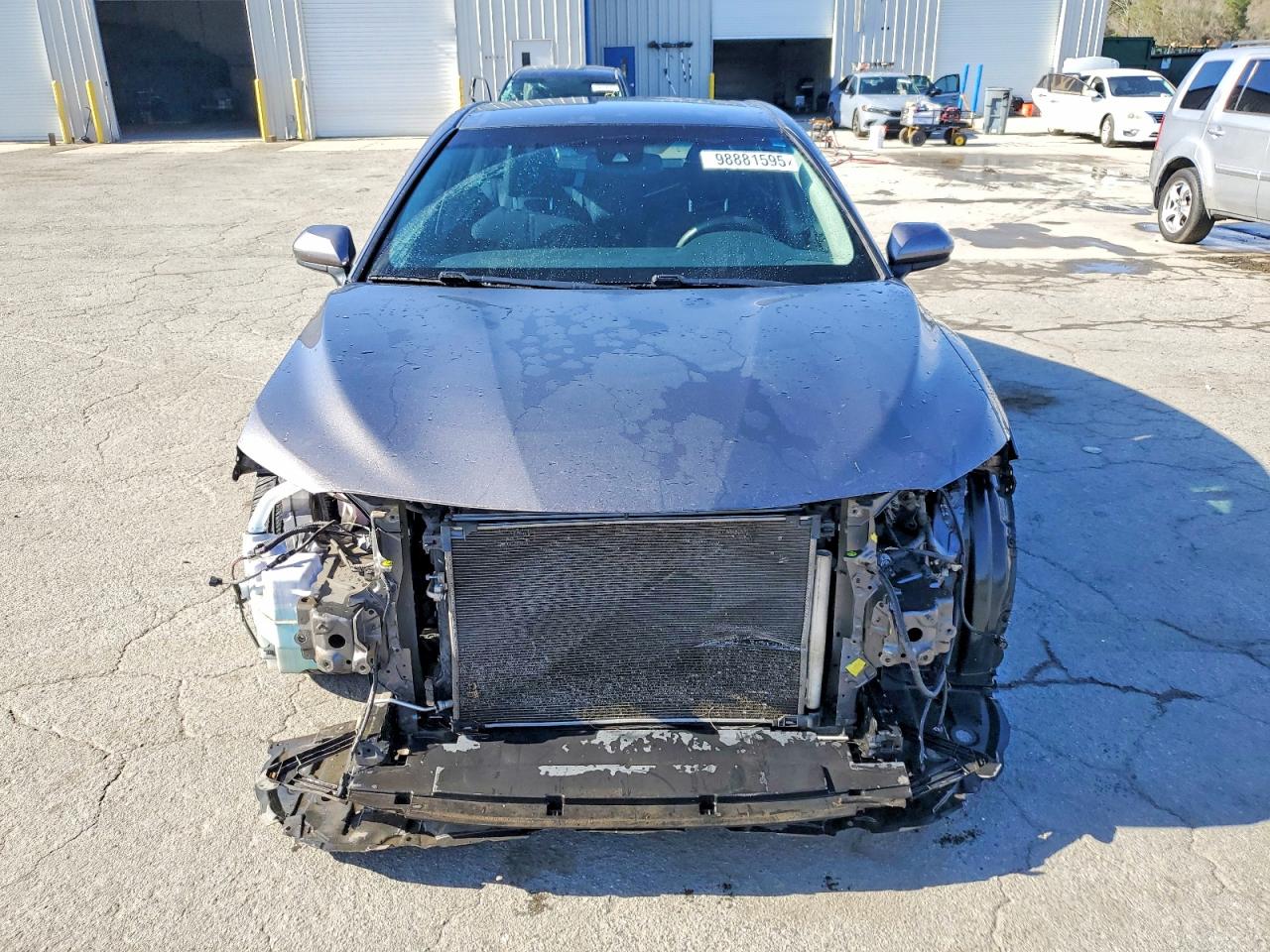 2018 TOYOTA CAMRY L photo 5