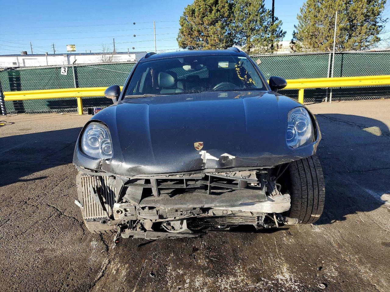 2018 PORSCHE MACAN TURBO photo 9