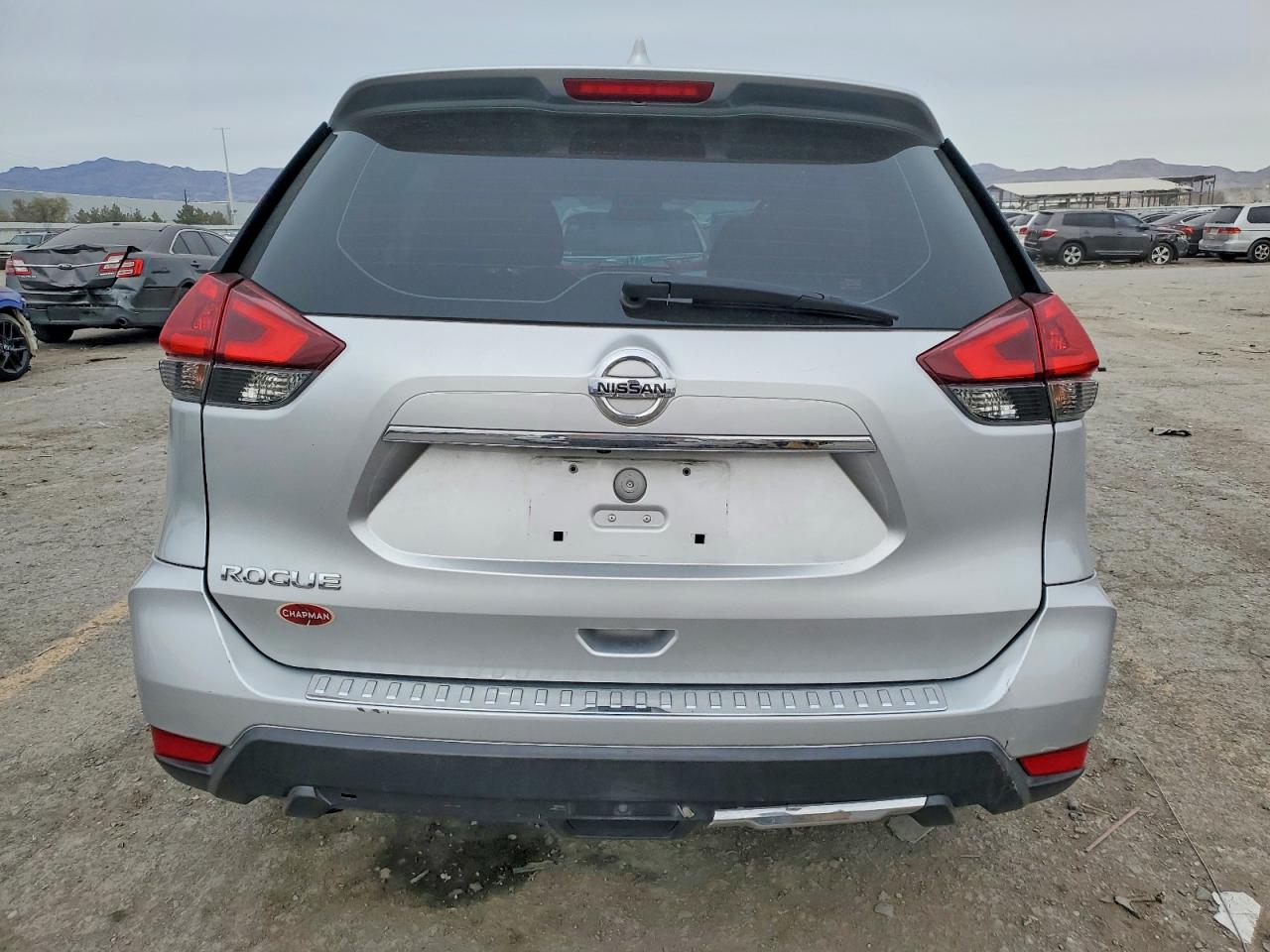 2018 NISSAN ROGUE S photo 6