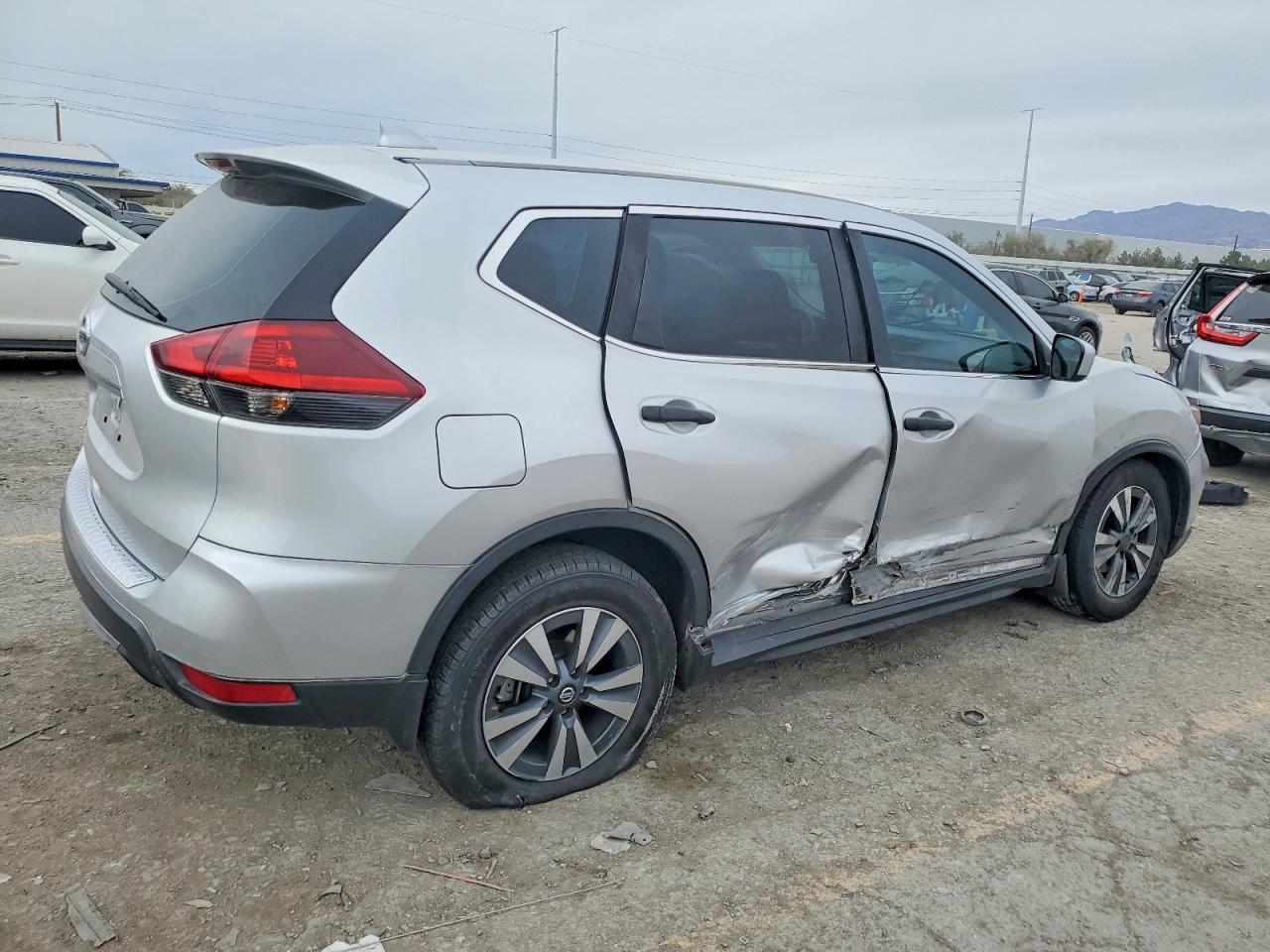 2018 NISSAN ROGUE S photo 3