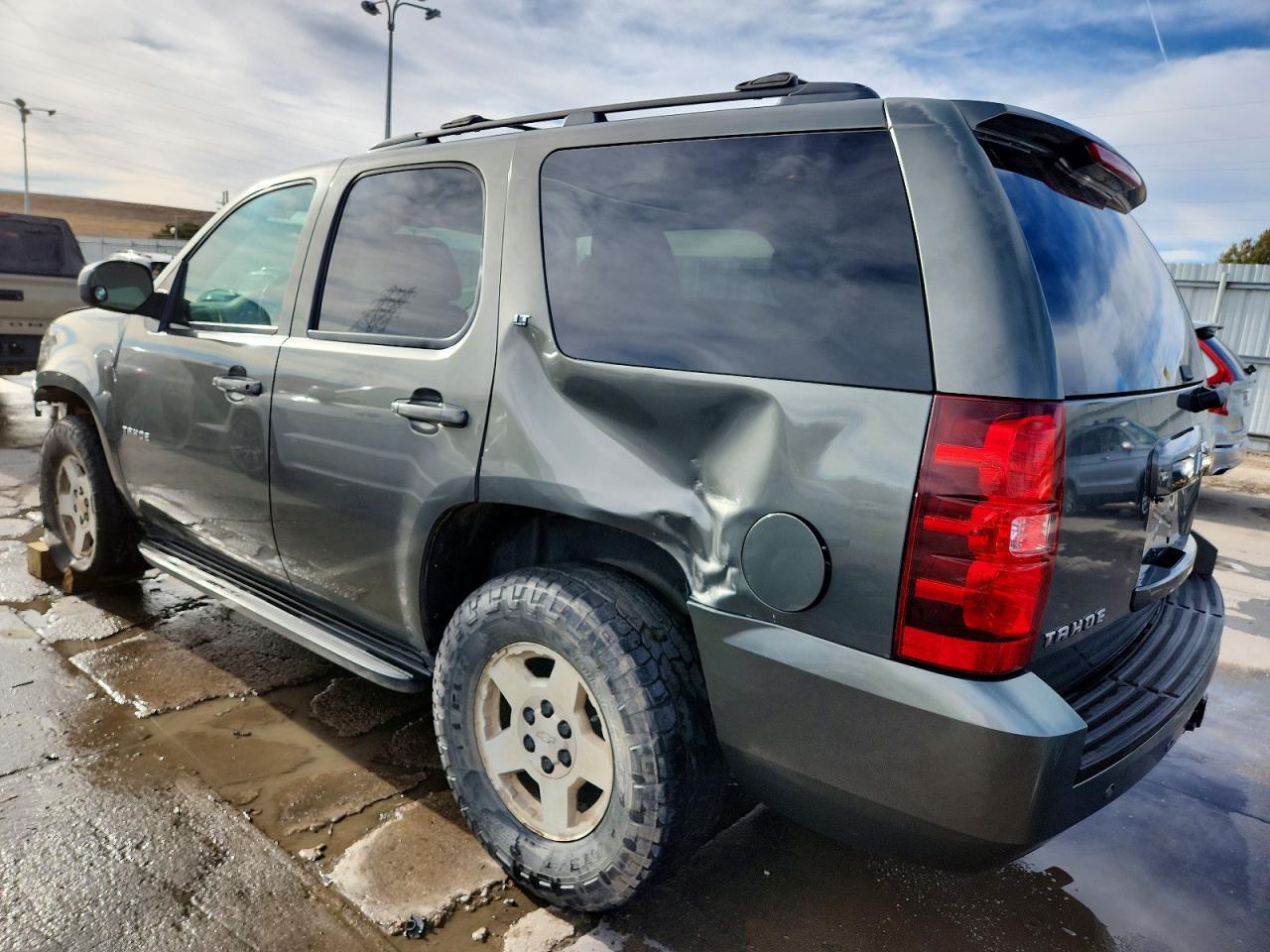 2011 CHEVROLET TAHOE K1500 LT photo 2