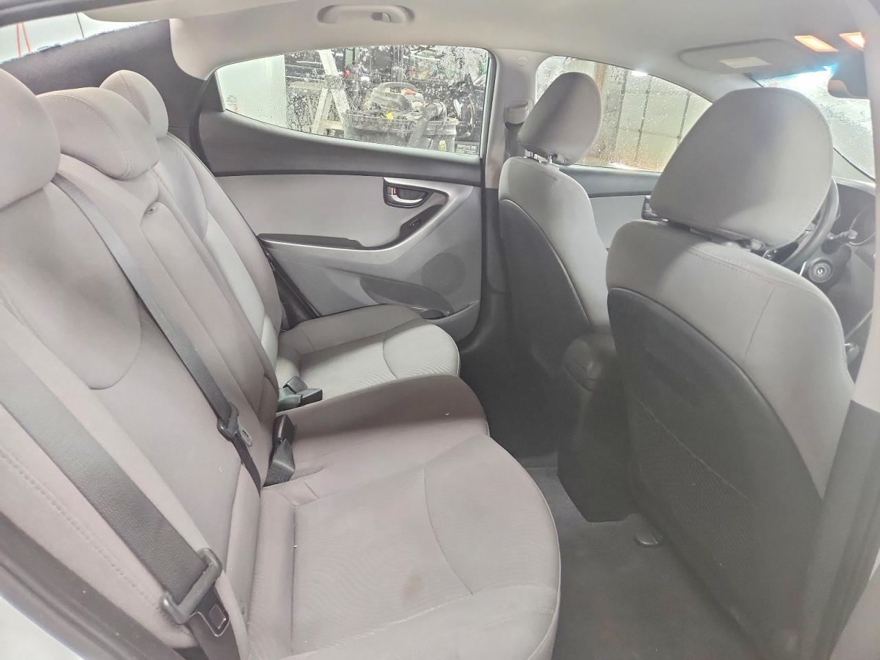 2015 HYUNDAI ELANTRA SE photo 10