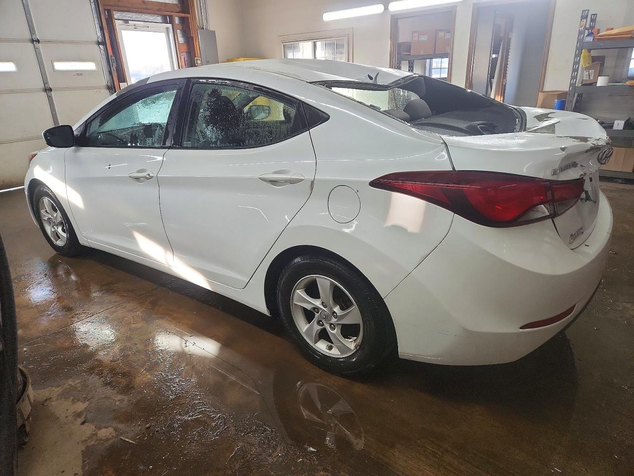 2015 HYUNDAI ELANTRA SE photo 2