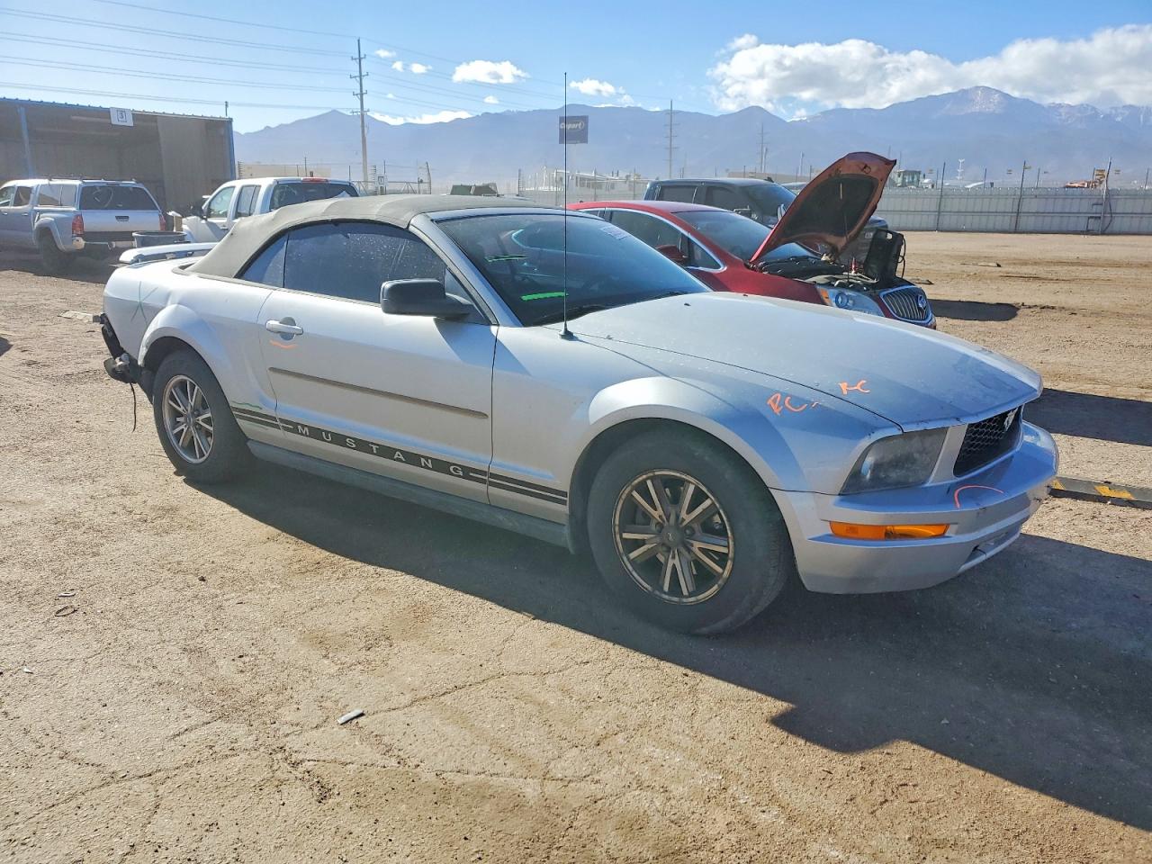 2005 FORD MUSTANG photo 4