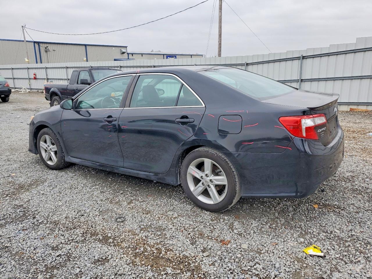 2014 TOYOTA CAMRY L photo 2