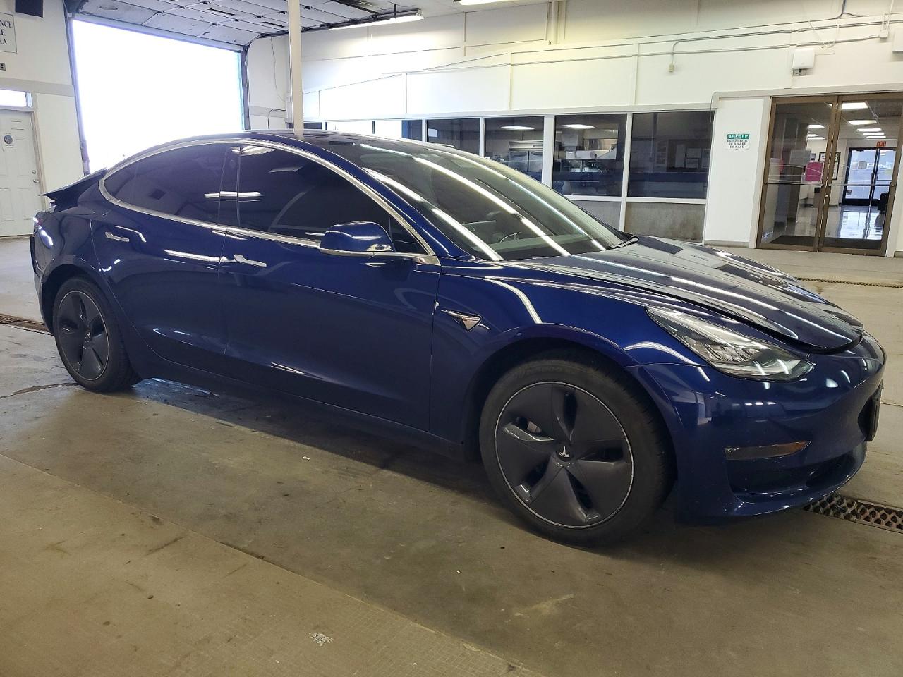 2018 TESLA MODEL 3 photo 4