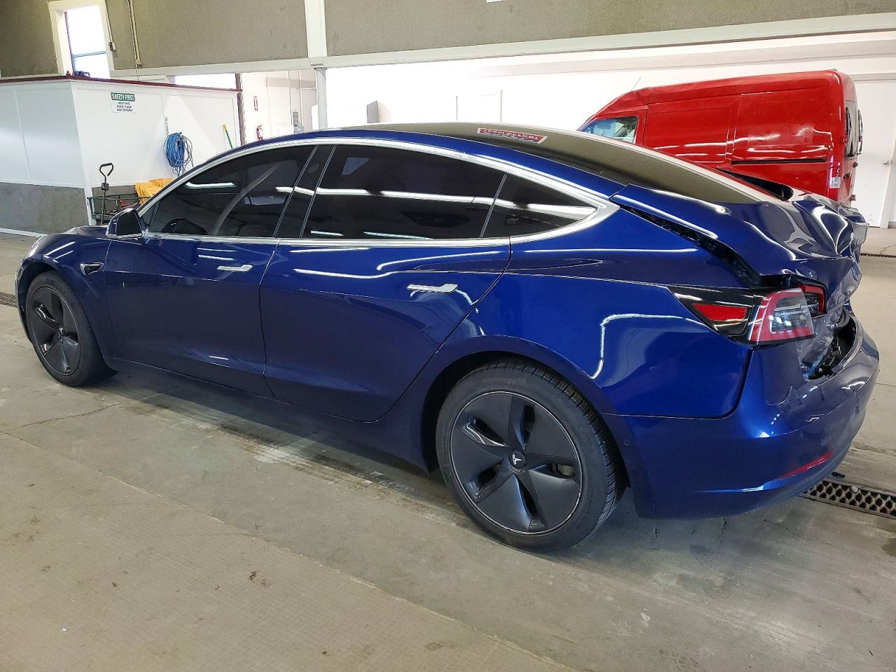 2018 TESLA MODEL 3 photo 2