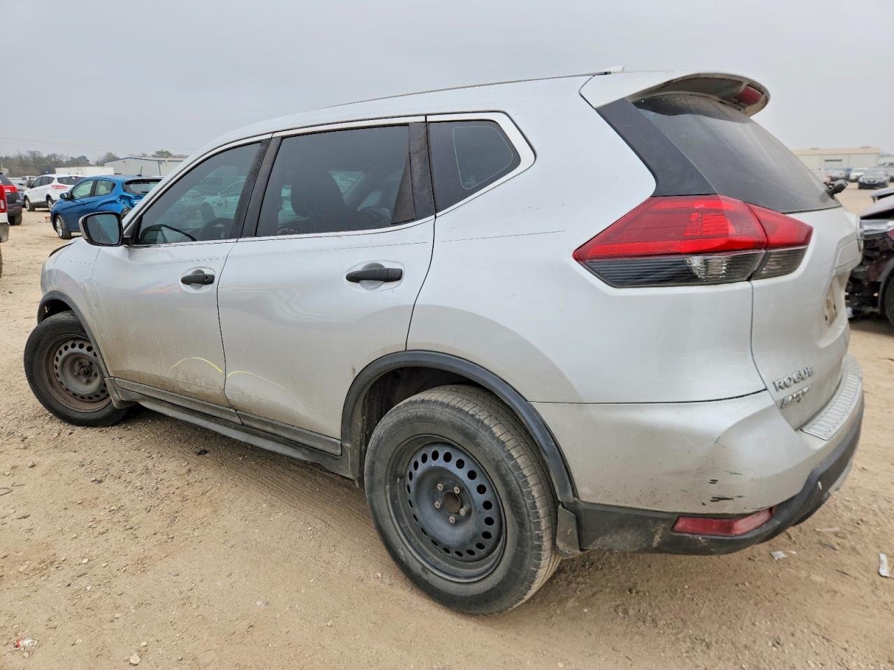 2018 NISSAN ROGUE S photo 2