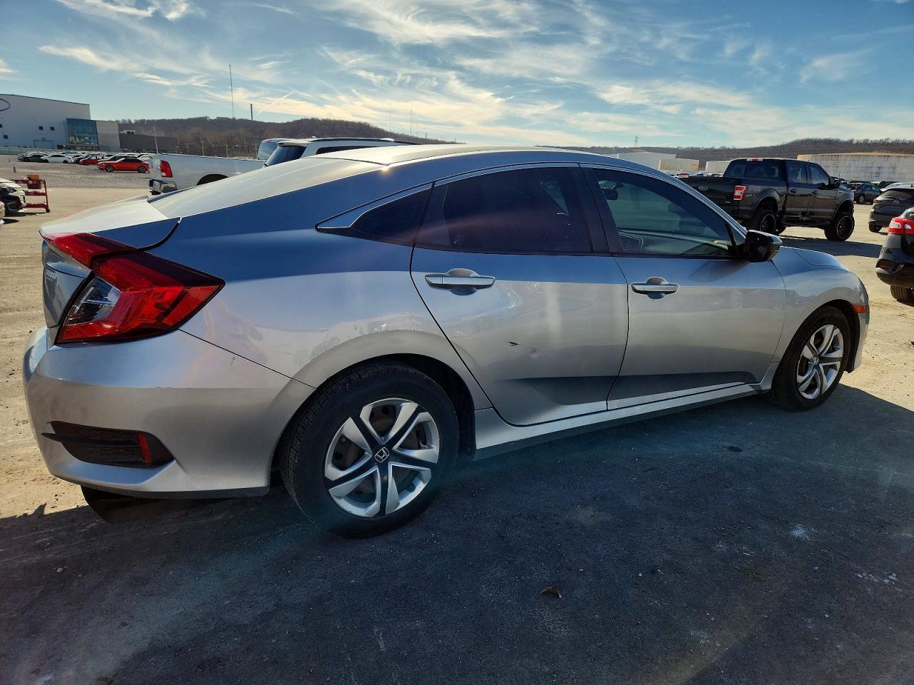 2016 HONDA CIVIC LX photo 3