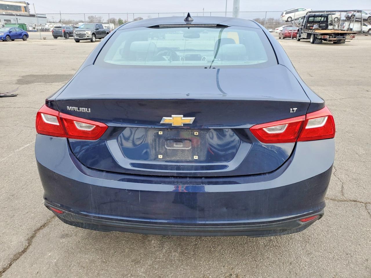 2017 CHEVROLET MALIBU LT photo 6