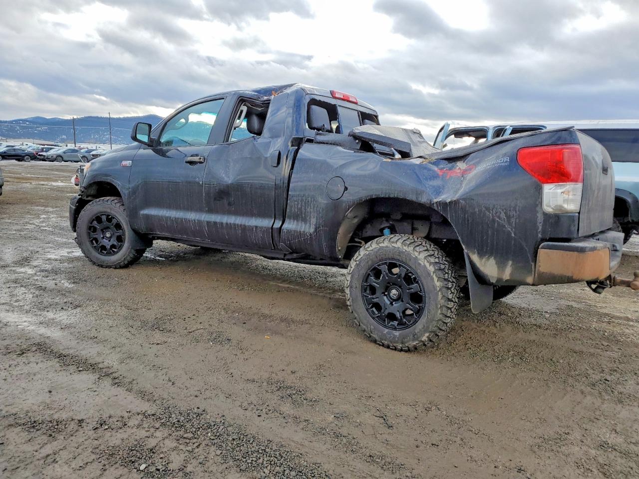 2010 TOYOTA TUNDRA DOUBLE CAB SR5 photo 2