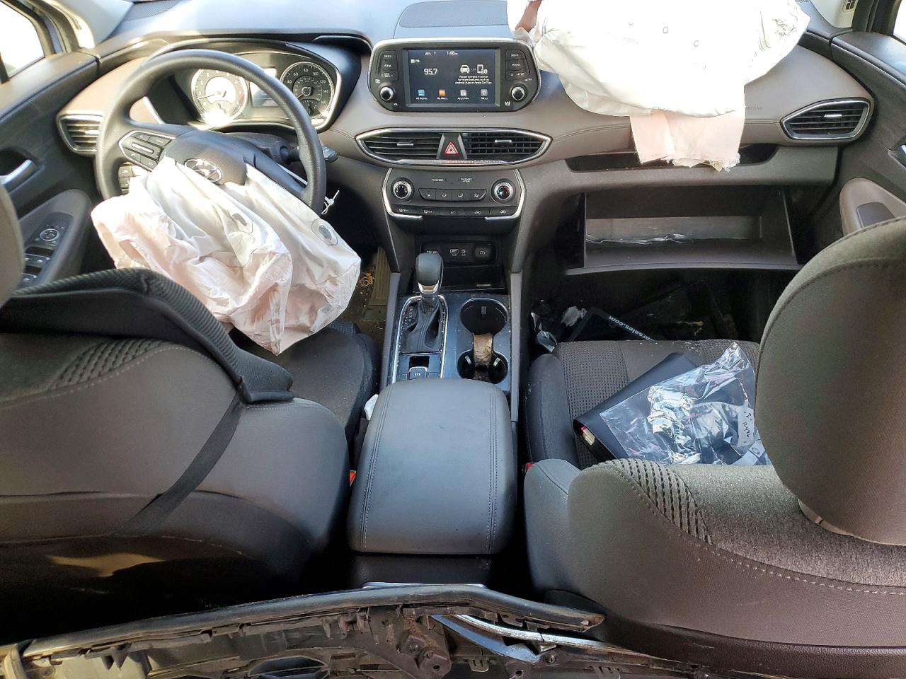 2019 HYUNDAI SANTA FE SE photo 8