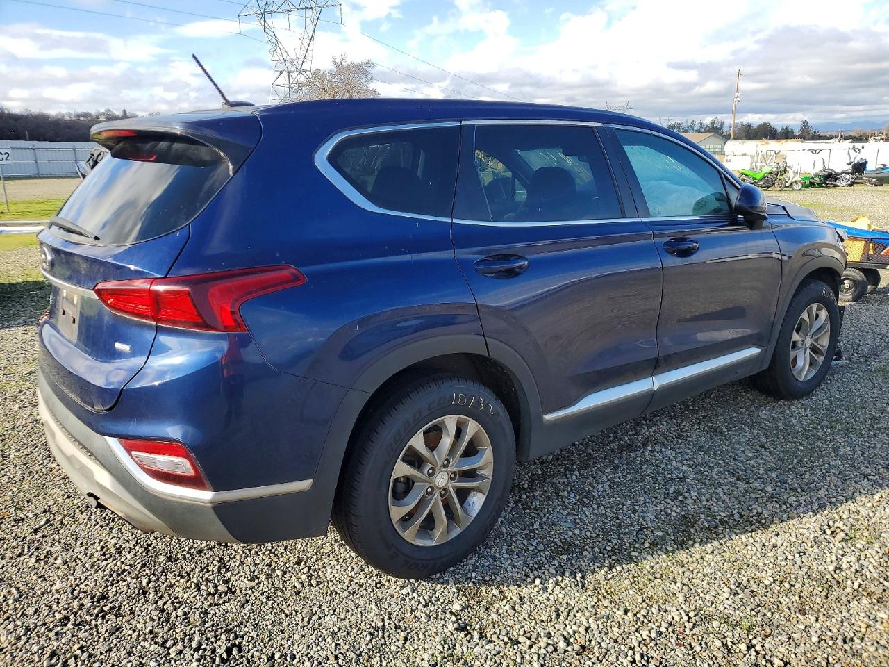 2019 HYUNDAI SANTA FE SE photo 3