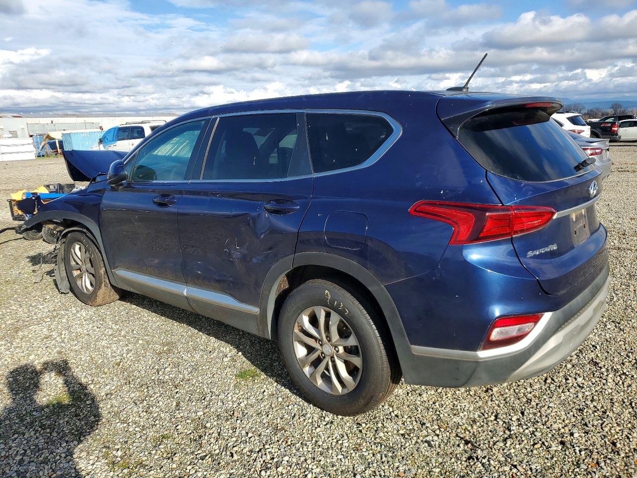 2019 HYUNDAI SANTA FE SE photo 2