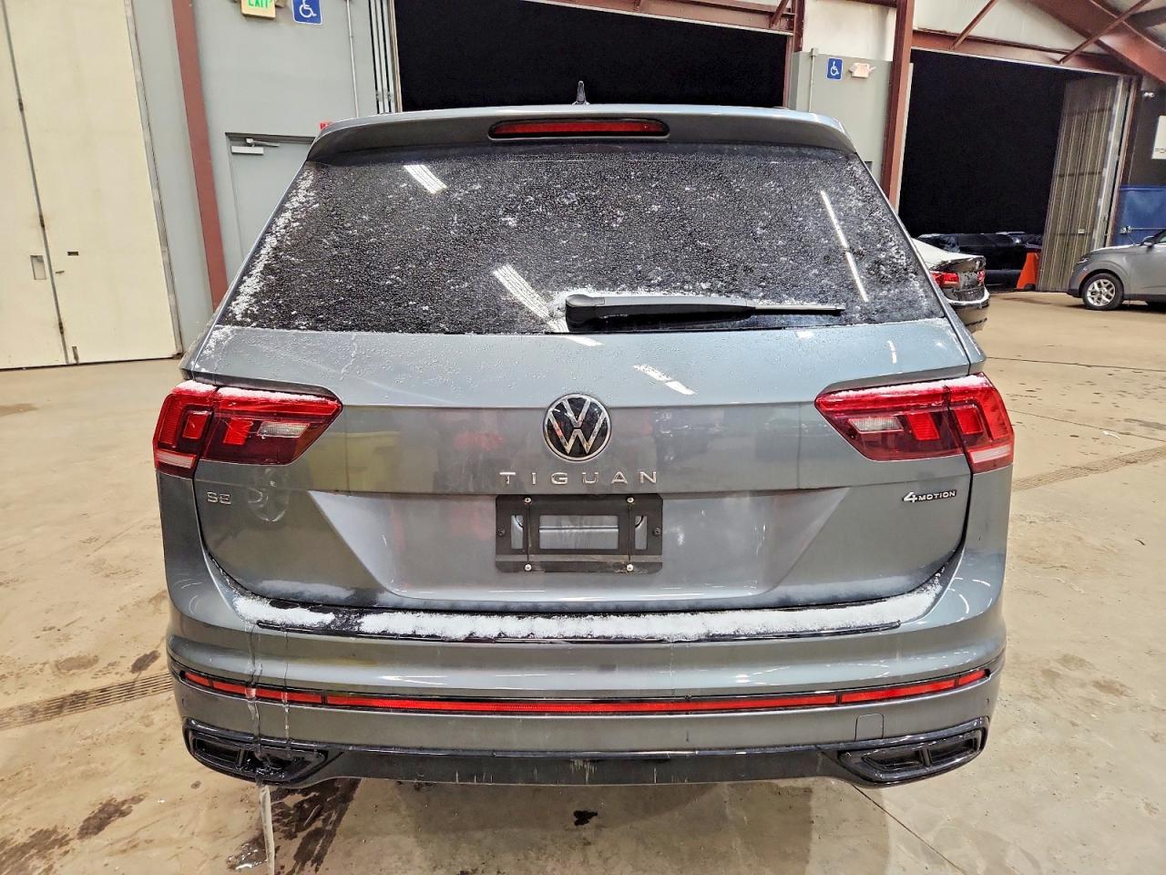 2024 VOLKSWAGEN TIGUAN SE R-LINE BLACK photo 6