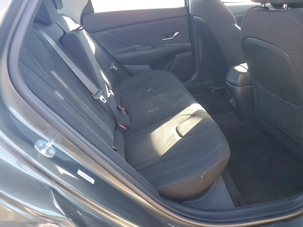 2025 HYUNDAI ELANTRA SEL photo 10