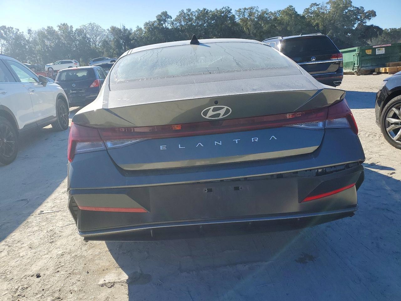 2025 HYUNDAI ELANTRA SEL photo 6