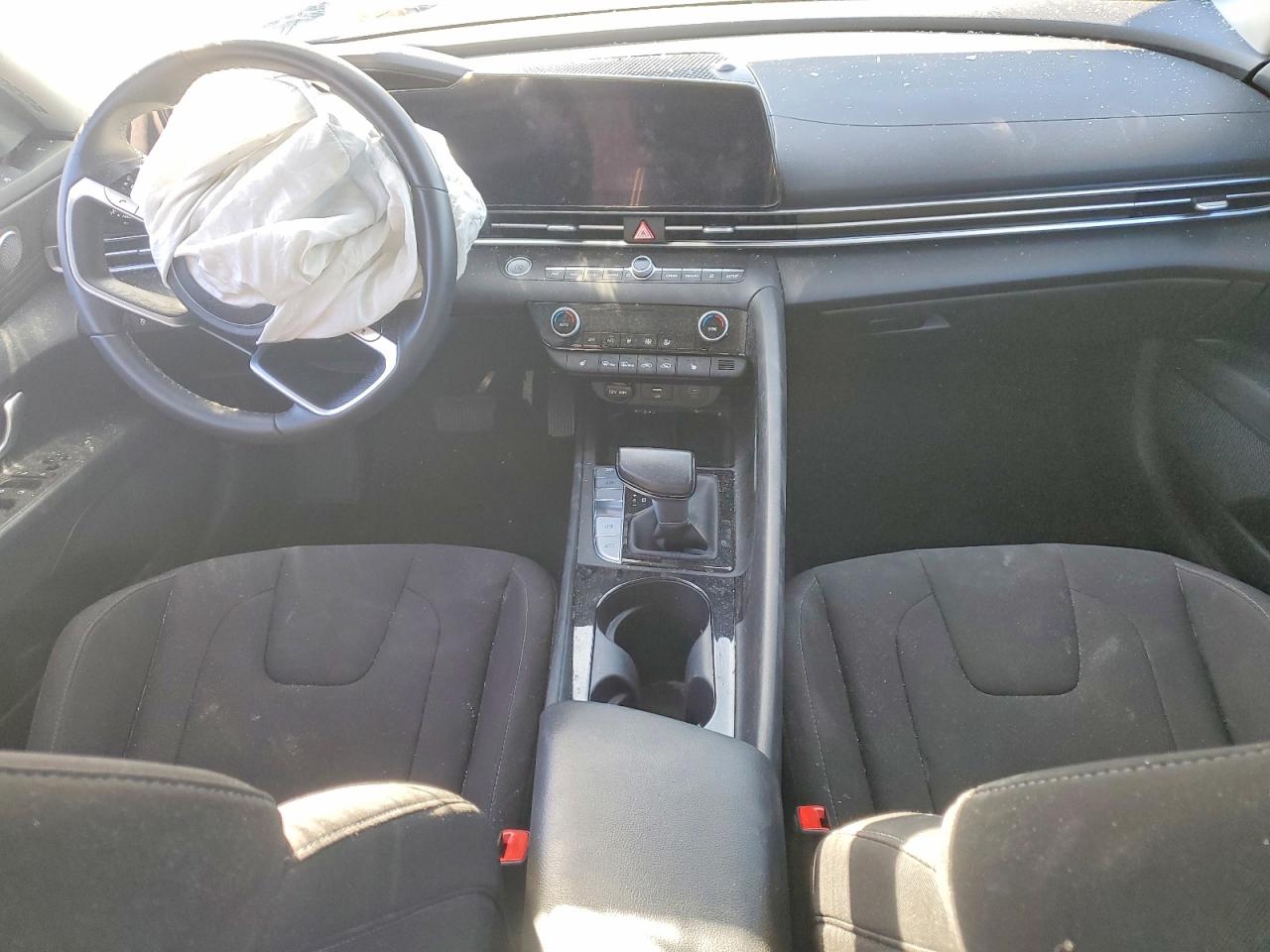 2025 HYUNDAI ELANTRA SEL photo 8