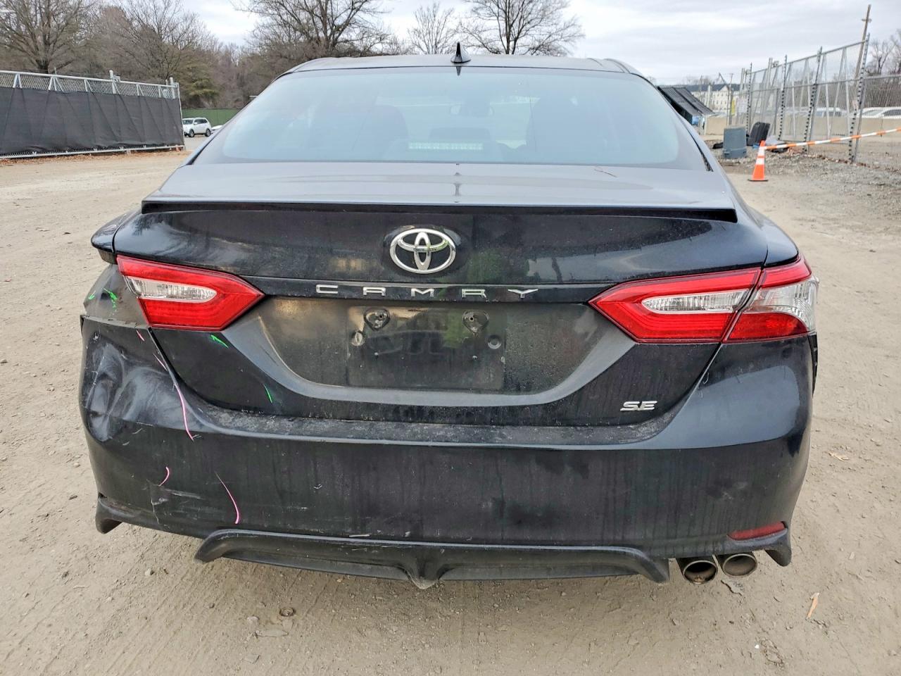 2019 TOYOTA CAMRY L photo 6
