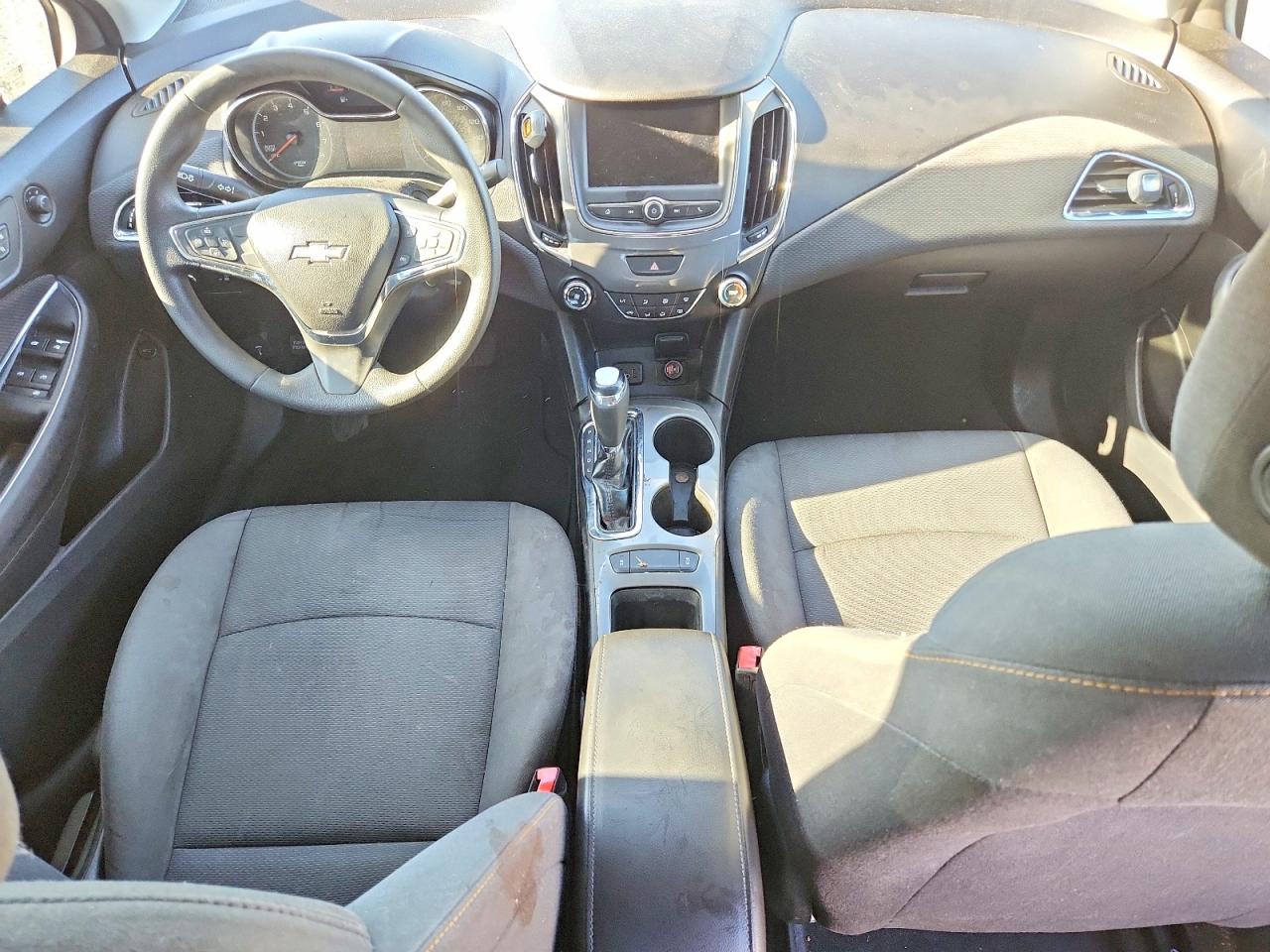 2019 CHEVROLET CRUZE LS photo 8