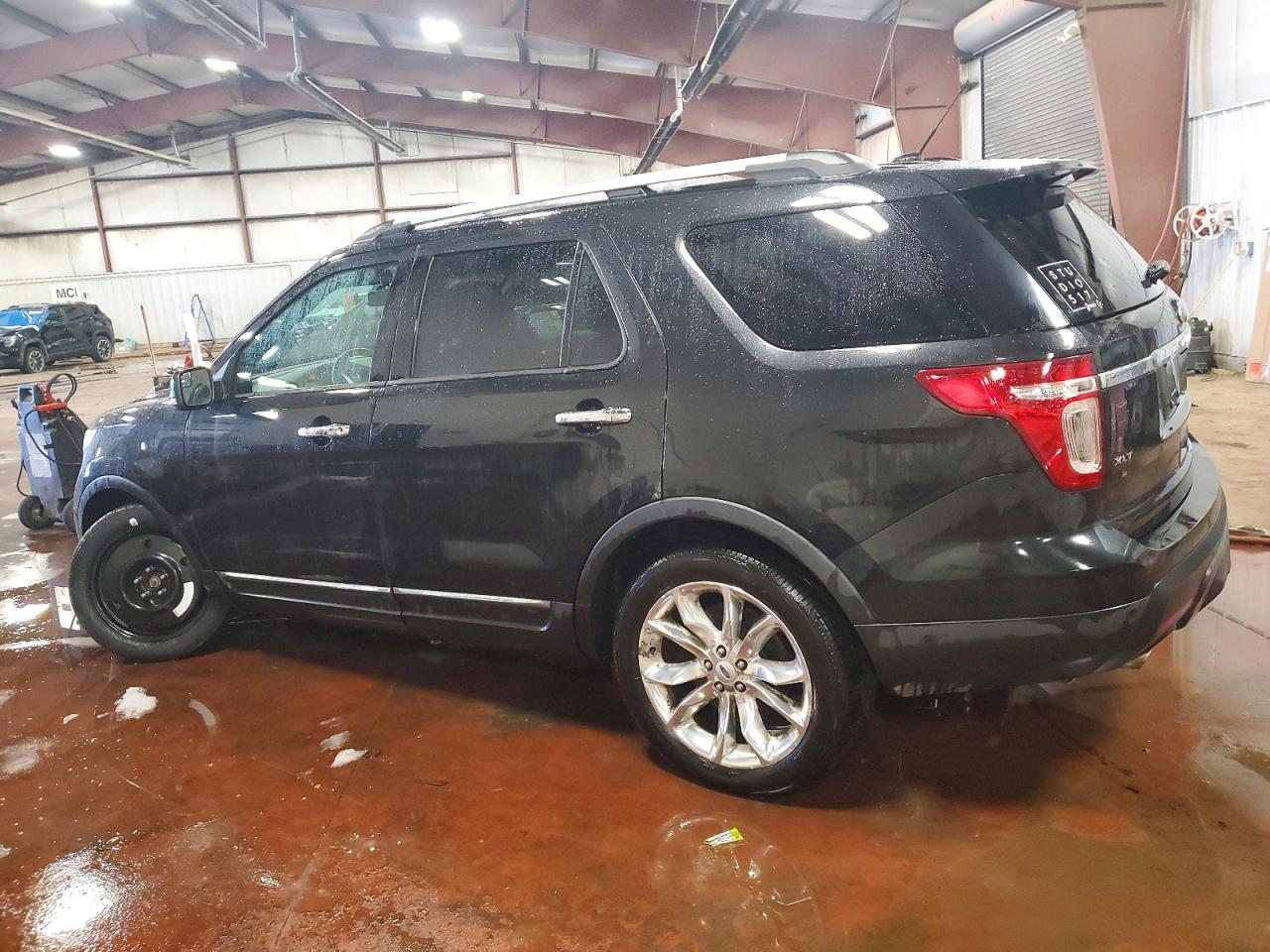 2014 FORD EXPLORER XLT photo 2