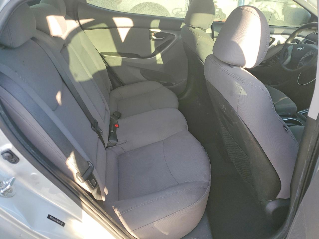 2016 HYUNDAI ELANTRA SE photo 10