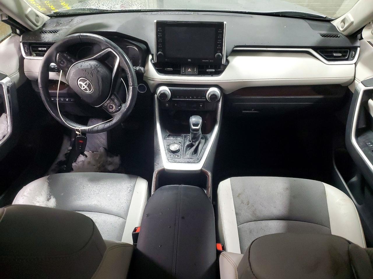 2022 TOYOTA RAV4 LIMITED photo 15